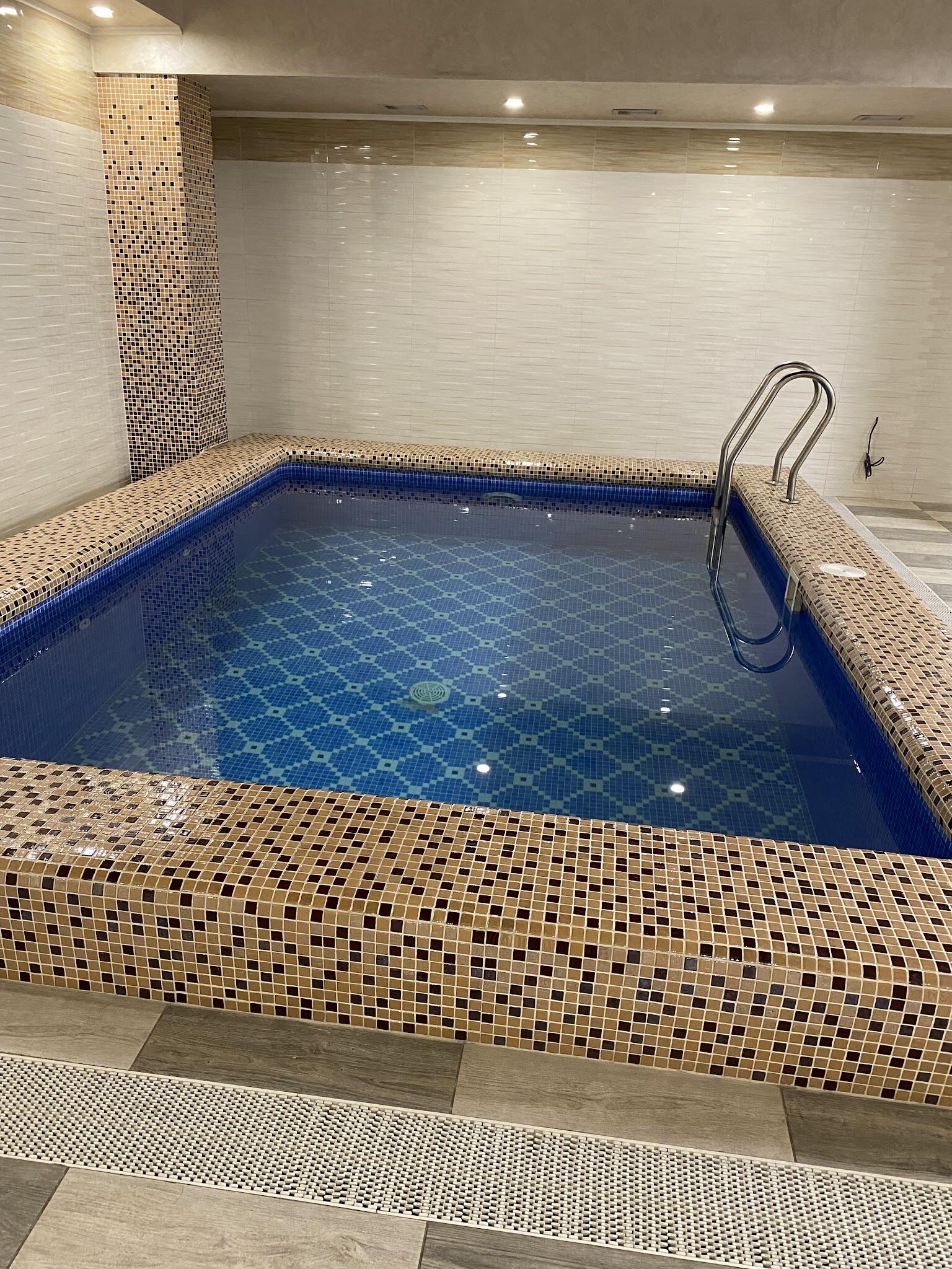 The Royal Mezbon Hotel and SPA